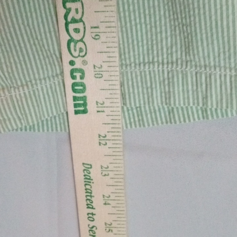 IZOD Flat Front Shorts sz 33, White & Green Strip, 100%cotton, Preowned - Picture 7 of 10